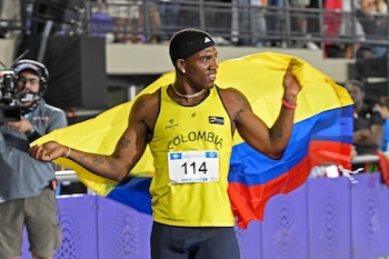 Este fue el momento en el cual el atleta Ronald Longa gana en la prueba de los 100 metros -crédito Ministerio del Deporte