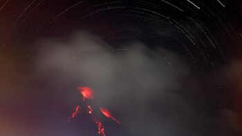 La caída de ceniza procedente del volcán Mayón afecta a 52 localidades en Filipinas