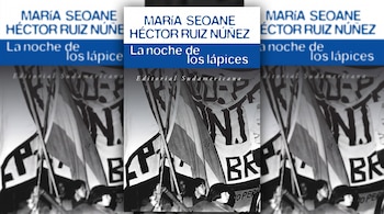 Portada del libro La noche de los lápices con texto en azul sobre una fotografía en blanco y negro de manifestantes con banderas.