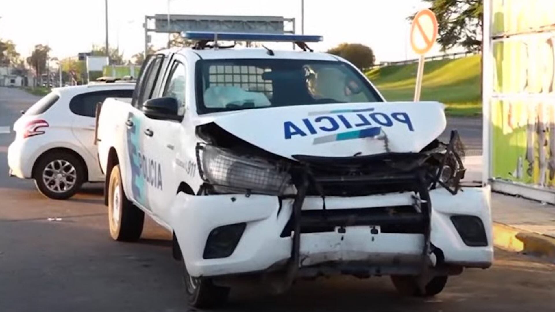 Uno de los patrulleros implicados en el choque en Villa Riachuelo.