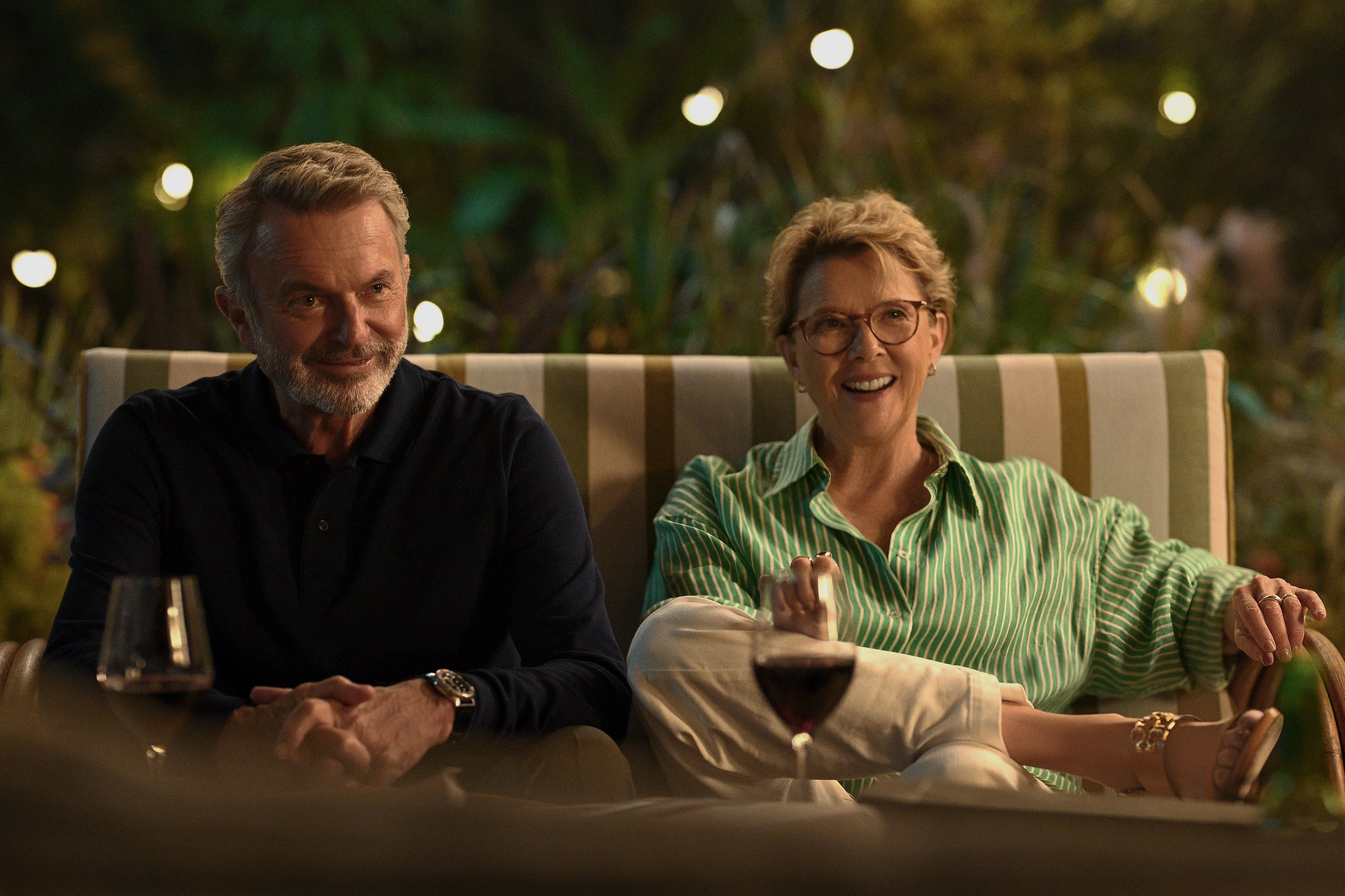 Sam Neill y Annette Bening en la miniserie