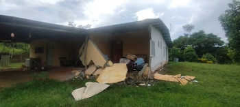 Casa afectada por el terremoto. Los diseños de las nuevas residencias se adaptarán a las condiciones de cada región y a la normativa vigente, según indicó la organización. (Cortesía)