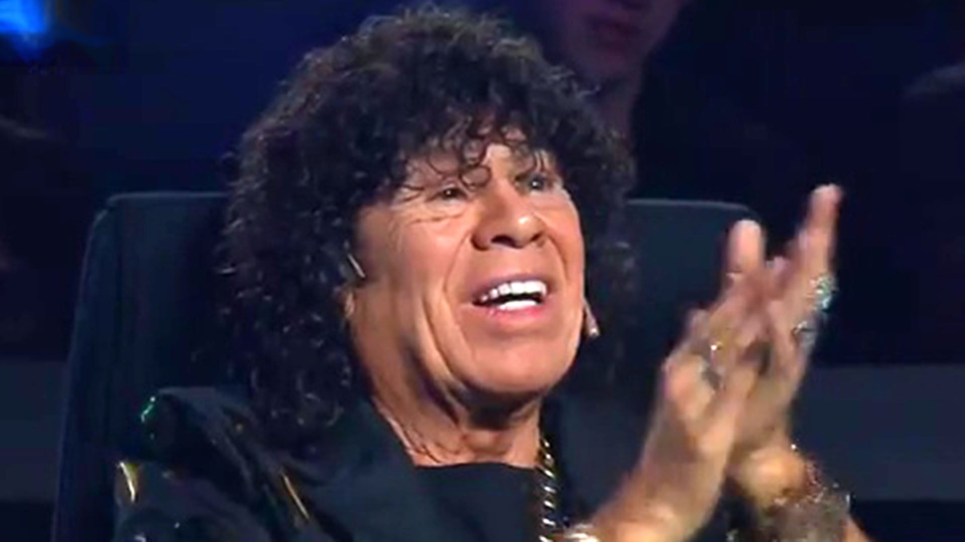 Carlos “La Mona” Jiménez explicó que los temas de Rodrigo Bueno quitan el aire y exigen oficio en un certamen televisivo
