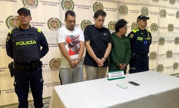 La Policía Nacional capturó a cinco integrantes de la banda Los Fijadores, responsables de al menos 16 hurtos bajo la modalidad de fleteo en Colombia - crédito Policía Nacional