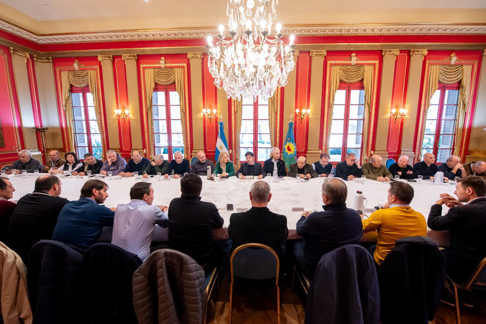 Kicillof, funcionarios e intendentes del MDF