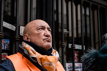 Mariano Ordaz durante un intento de desahucio el pasado mes de enero de en Madrid. (Carlos Luján / Europa Press)