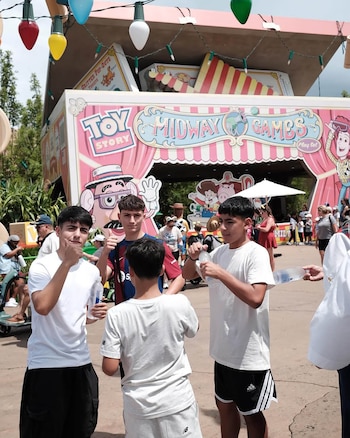 Los adolescentes en las calles