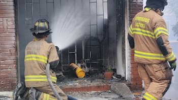 Emergencia en el sur de Bogotá: bomberos atendieron incendio estructural y bloquearon vías en Usme durante la atención