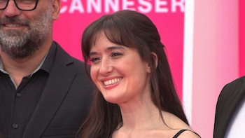 La vida de Victoria Martín, madrina de ‘El Grand Prix’: de conocer al Papa Francisco a triunfar con la comedia en el festival de Cannes