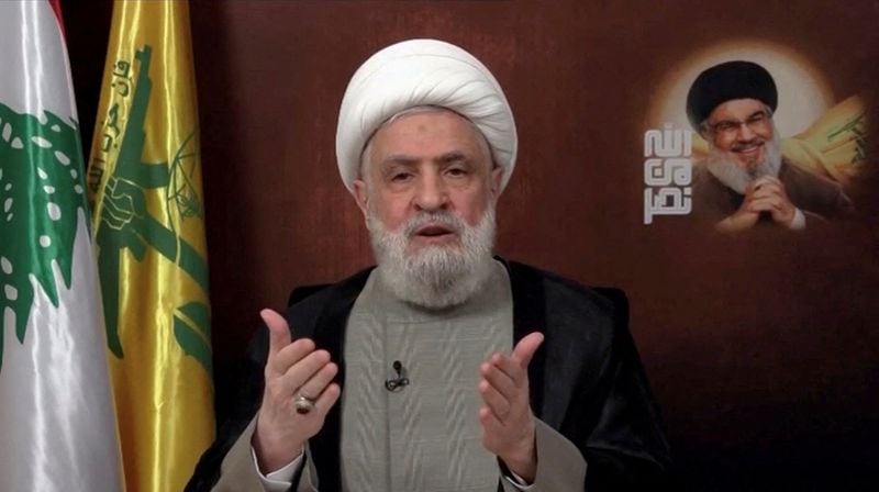 Naim Qassem dando un discurso desde una ubicación no revelada (REUTERS/Archivo)