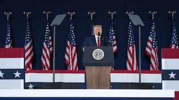 Trump ensalza la fortaleza económica y militar de EEUU en el Día de la Independencia con mensajes de expansión