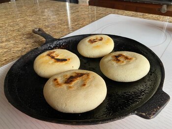 “Venimos de la misma arepa”