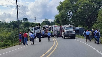 Varios docentes heridos tras el