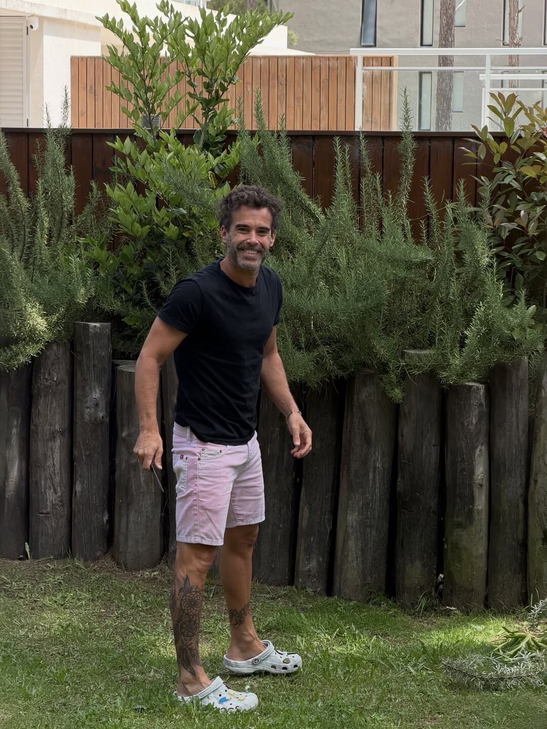 El actor disfrutando del aire libre en medio de su viaje familiar