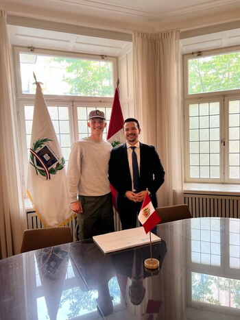 Oliver Sonne en la Embajada