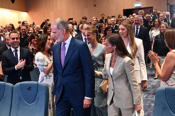 Los reyes y la princesa Leonor apoyan a la infanta Sofía en su primer discurso (Europa Press)