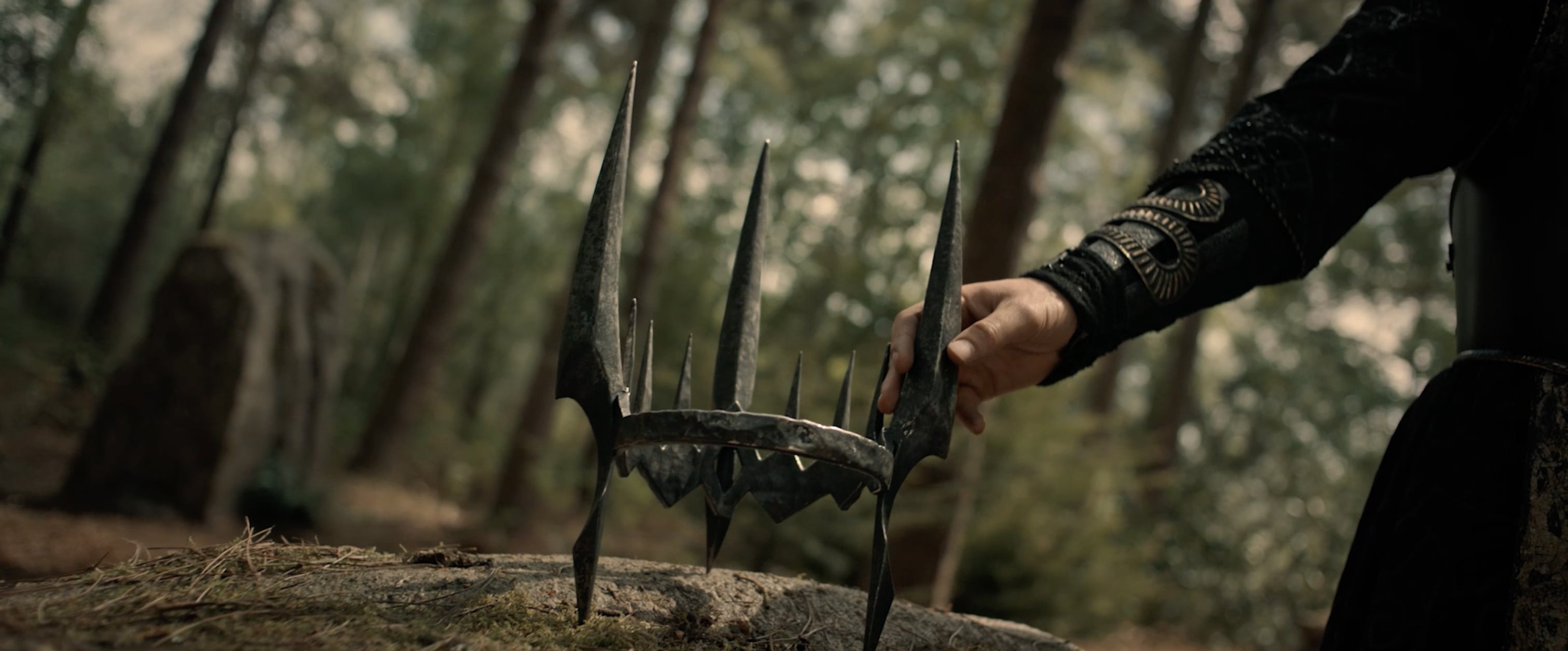 Sauron forja el Anillo Único y oscurece la Tierra Media en la temporada 3 de Los Anillos de Poder