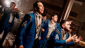 La Arrolladora Banda El Limón