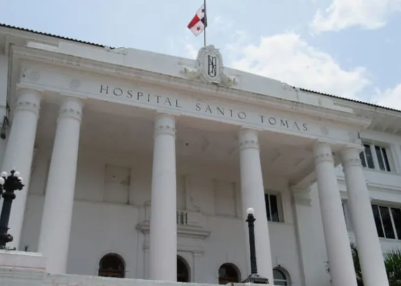 Construido en 1956, el Hospital Santo Tomás, ubicado en la ciudad de Panamá, se vio afectado en su sala de Maternidad por el sismo de 7.5 grados del 9 de octubre. (HST)