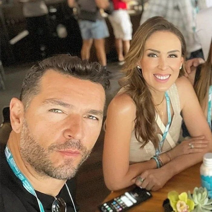 Jacqueline Bracamontes y su esposo Martín Fuentes (Redes Sociales)
