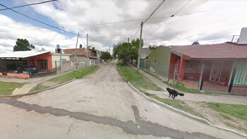 Un delincuente murió y dos