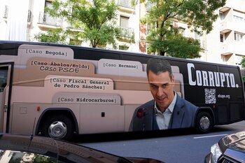 Un autobús propagandístico de extrema