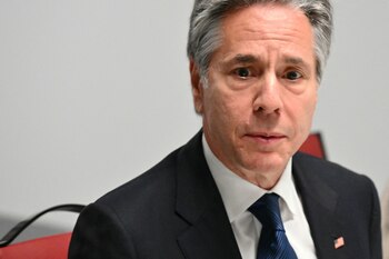 El secretario de Estado de Estados Unidos, Antony Blinken, asiste a una reunión con la sociedad civil en el marco de la 31ª cumbre ministerial de la Organización para la Seguridad y la Cooperación en Europa (OSCE) en Ta'Qali, Malta, el 5 de diciembre de 2024. Antony Blinken acusó el 5 de diciembre de 2024 al ministro de Asuntos Exteriores de Rusia, Sergei Lavrov, de difundir un "tsunami de desinformación" y culpó a Moscú de intensificar la guerra en Ucrania. Alberto Pizzoli/Pool vía REUTERS