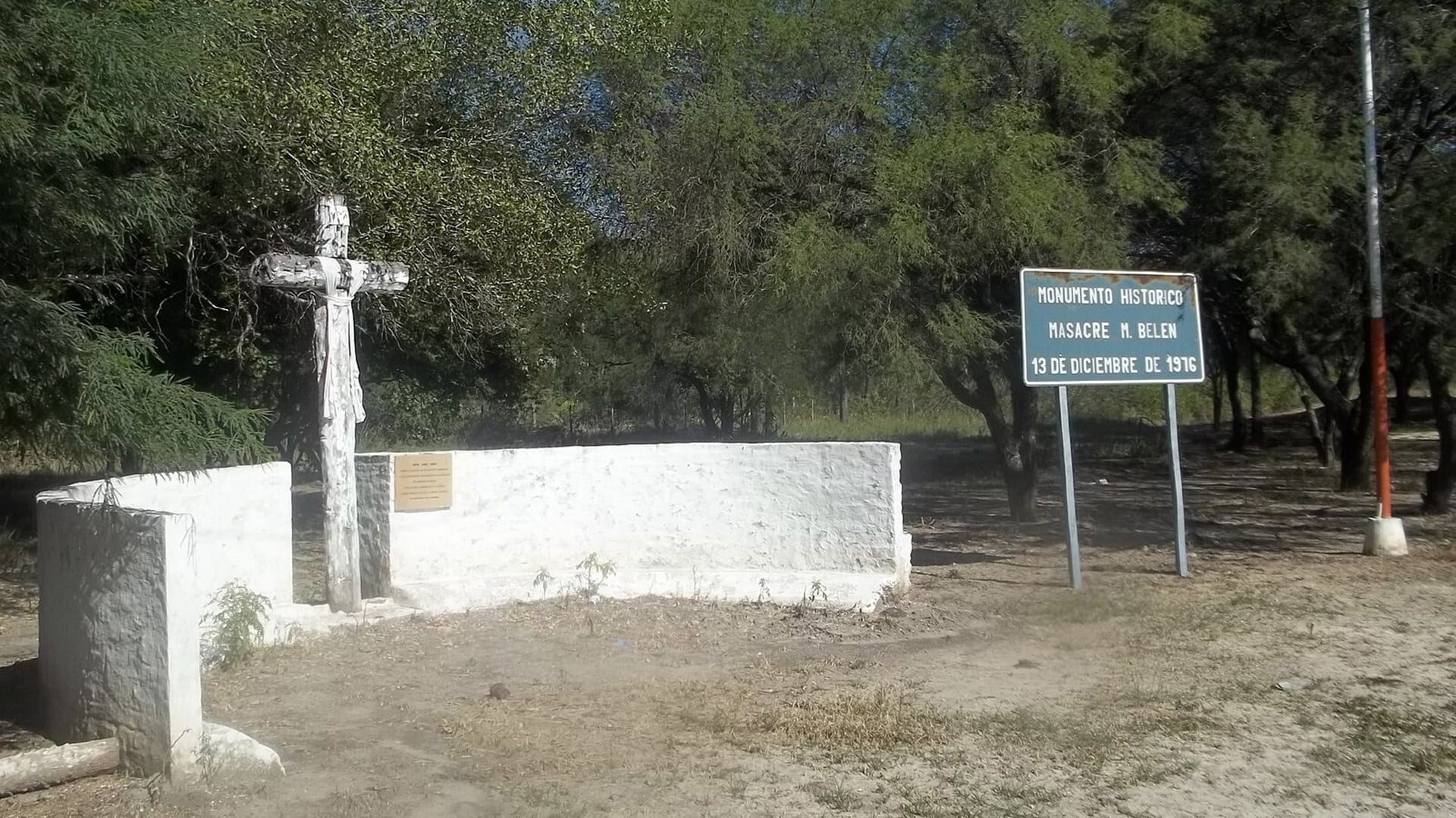 Primer monumento a los caídos de Margarita Belén
