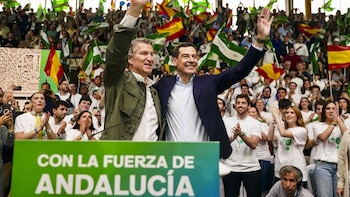 Feijóo pide "mayoría de estabilidad" para Andalucía, que "cree" en Moreno y asegura que el "sanchismo ya no cuela"