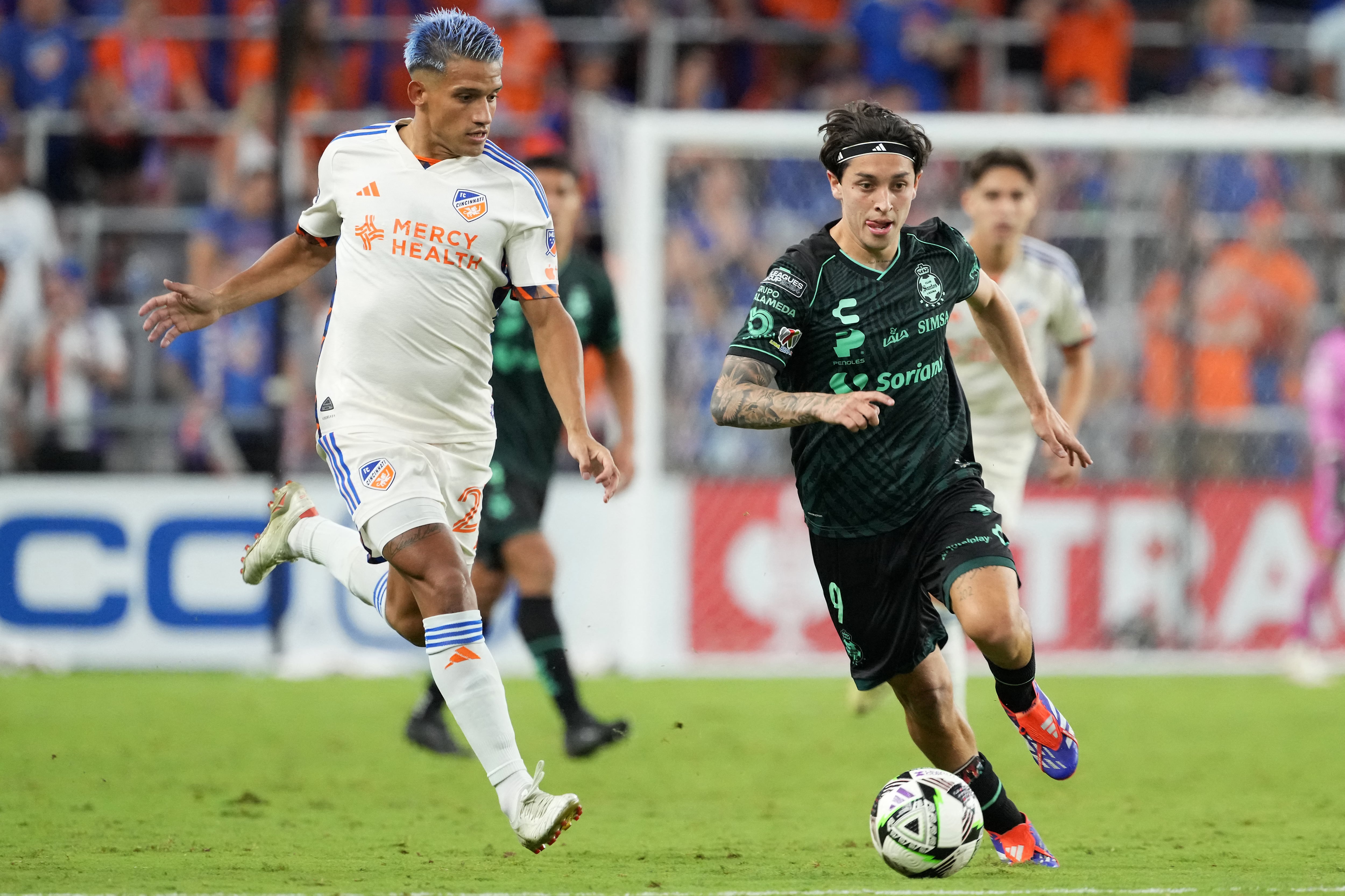 Procedente de Santos Laguna y formado en Europa, el volante ofensivo aportará velocidad y desequilibrio al conjunto universitario que busca volver a los primeros planos de la Liga MX en este torneo. (Foto: Kareem Elgazzar-USA TODAY Sports)