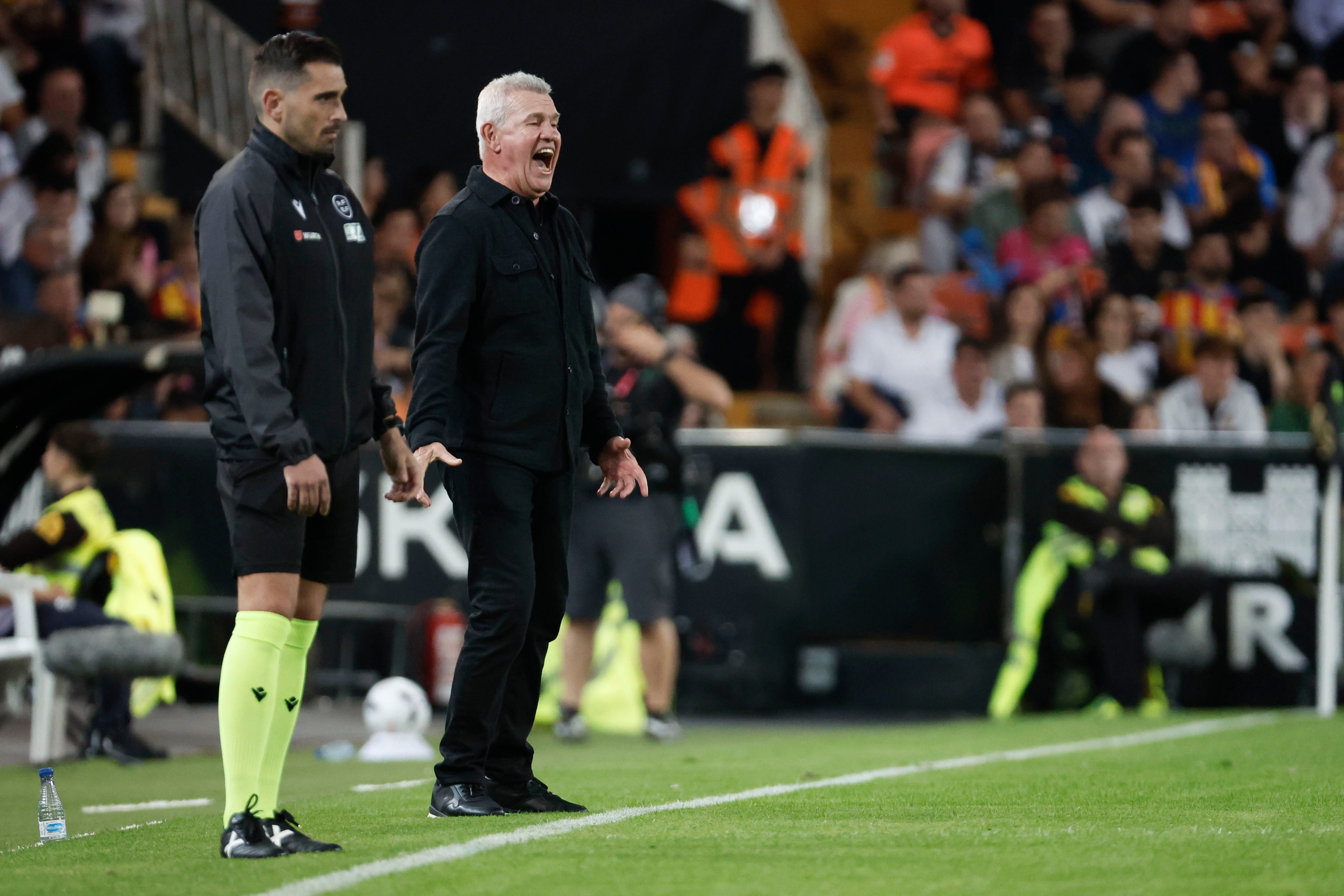 El entrenador del Valencia Javier Aguirre. (EFE/Manuel Bruque)
