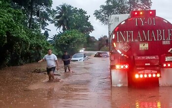 Lluvias causan inundaciones en varios sectores de Guatemala.