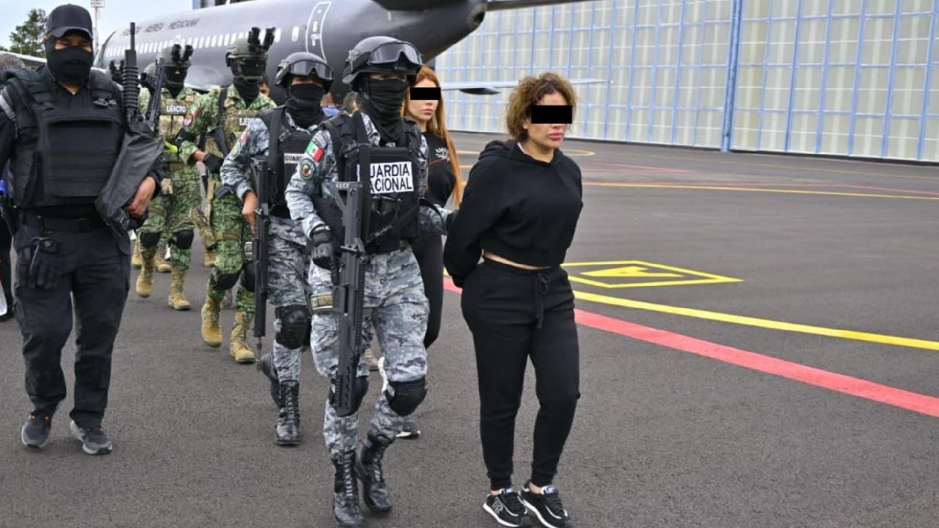 La pareja sentimental del Tío Lako es la primera de las mujeres que se ve en la imagen del traslado. Crédito: Especial