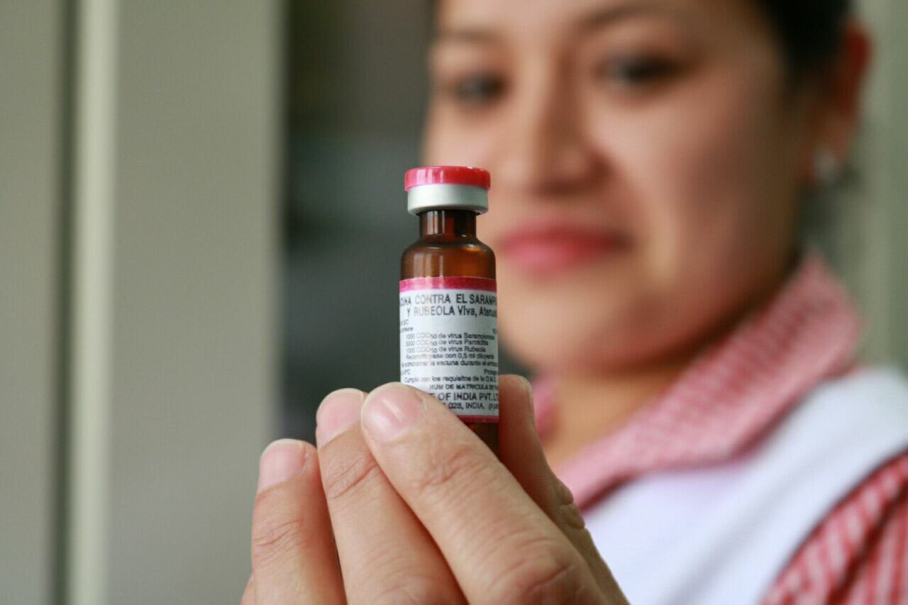 Vacuna contra el sarampión. Fotografías: Noticias IGSS