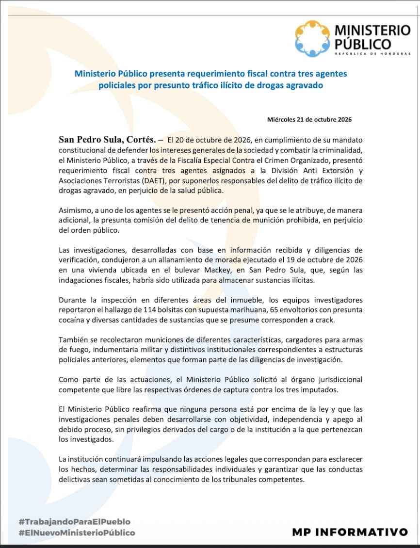 Uno de los agentes acusados enfrenta una imputación adicional por el delito de tenencia de munición prohibida.