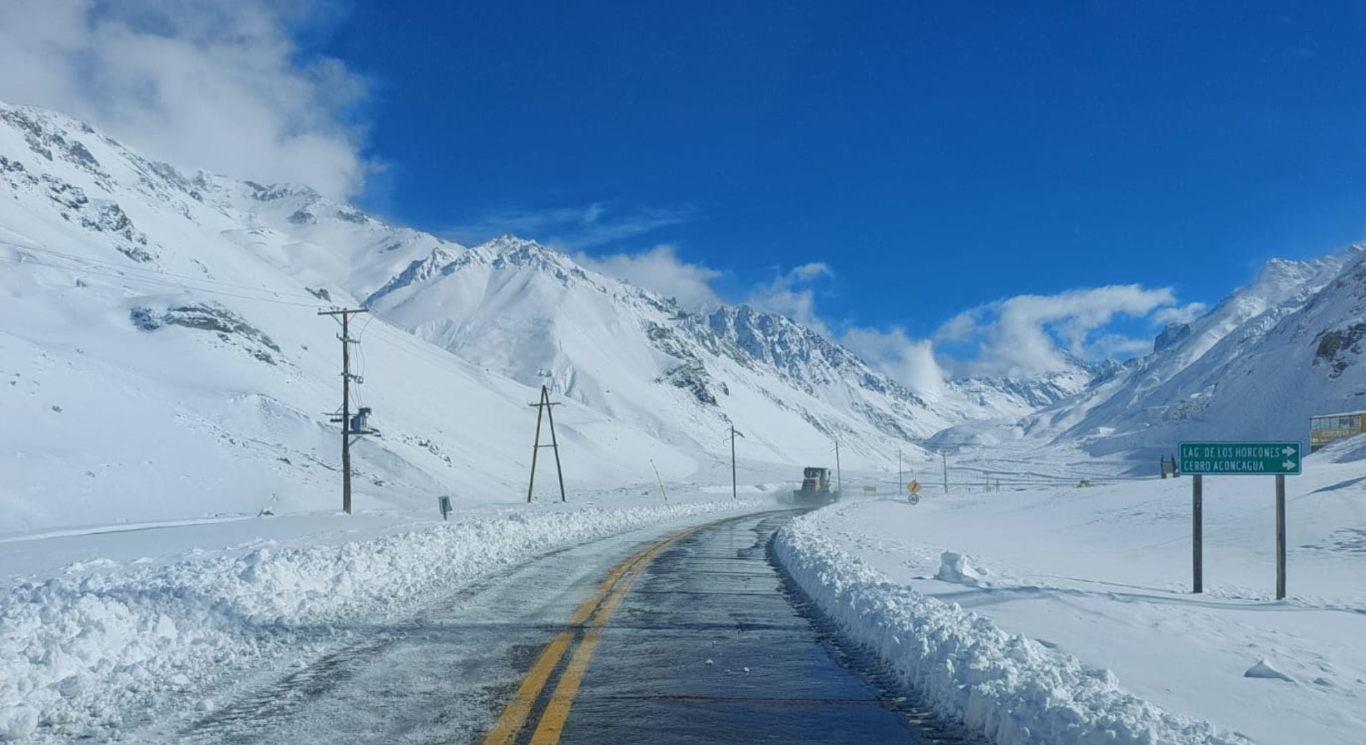En Mendoza hay alerta por nevada y volvieron a cerrar el paso Cristo Redentor (X: @PasoCRMza)