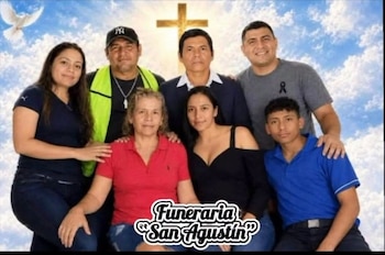 Vecinos del municipio de Huité exigieron justicia durante el velatorio de las víctimas del enfrentamiento armado en Zacapa.