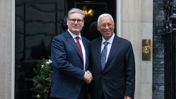 Costa y Starmer abogan por