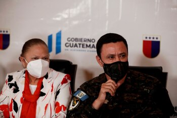 El ministro de Defensa de