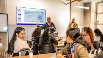 Alcaldía de Bogotá promociona becas en Italia, cursos de inglés en Belice y maestrías virtuales en su Boletín de Oferta Internacional