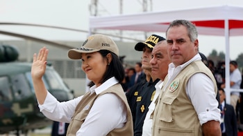 Ministro Rafael Belaúnde revela que llama a su esposa desde penales para probar fallas de bloqueadores: “Siempre me ha contestado”