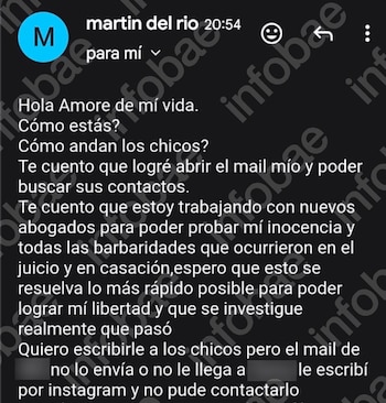 Captura de pantalla de un mensaje de correo electrónico en fondo oscuro enviado por la cuenta registrada a nombre de martin del rio