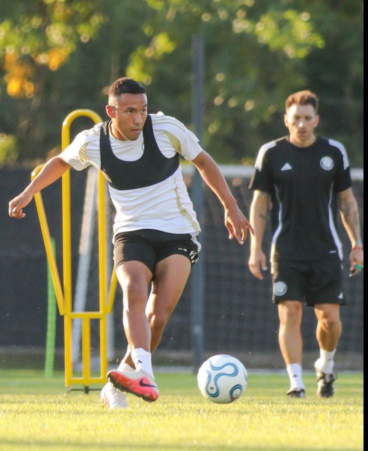 Todo está listo en La Plata para un partido cargado de tensión, donde el arbitraje y la presión del resultado jugarán un papel determinante. (Facebook / Cusco FC)
