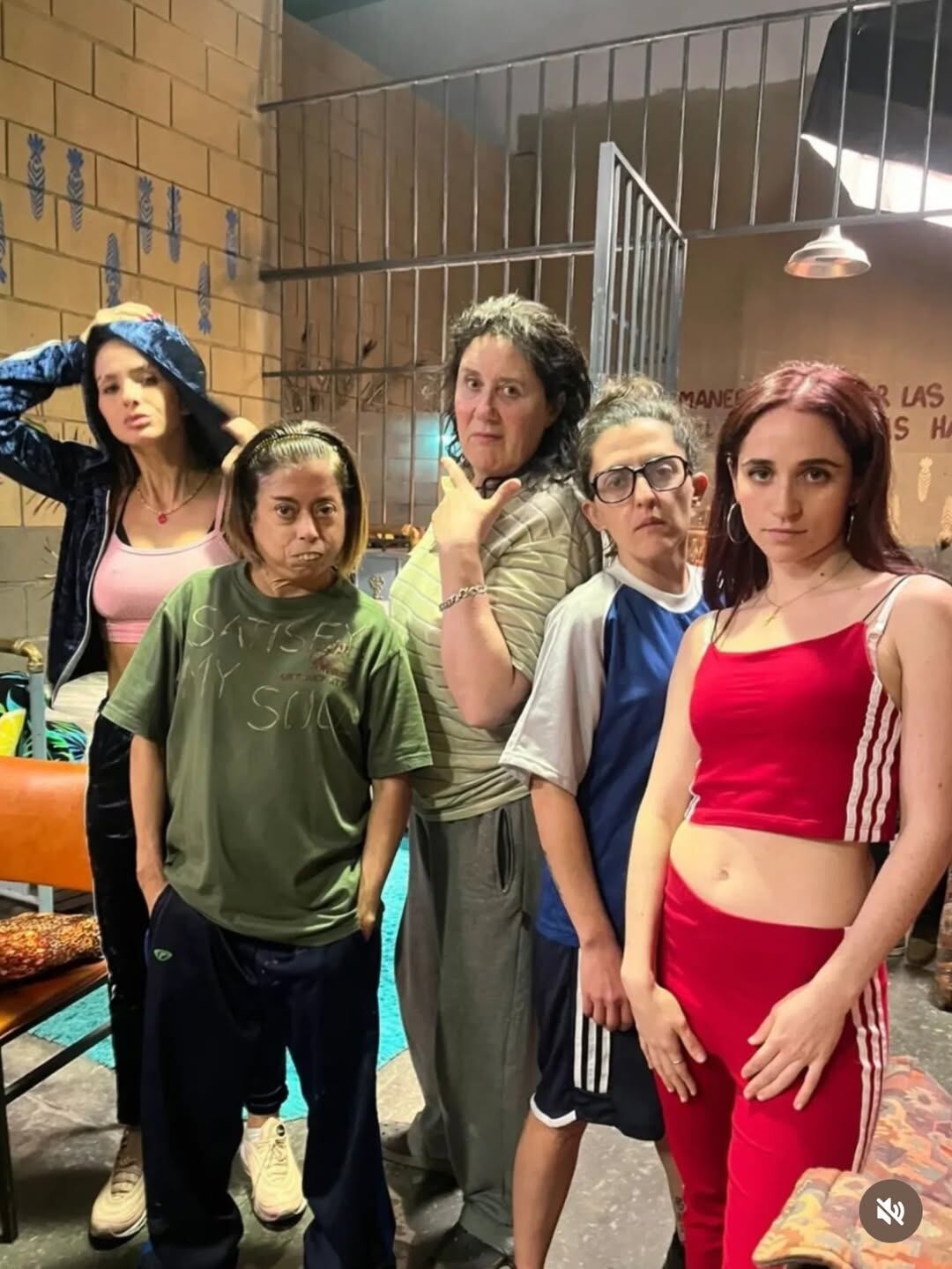 Meche Portillo junto a la China Suárez, Verónica Llinás, Lola Berthet y Carolina Kopelioff (Instagram)