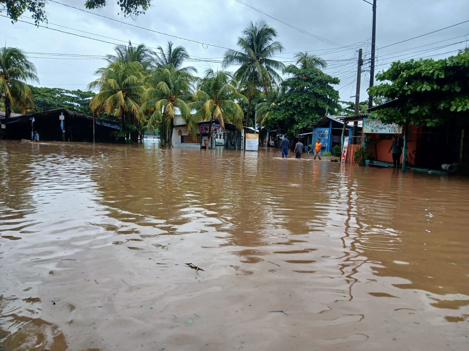 La tormenta tropical Cristina elevó el acumulado de lluvias por encima de los valores habituales en varias zonas de El Salvador. (Foto Infobae Centroamérica/Cortesía NotiLibertad)