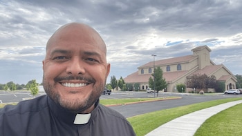 Condenan a 15 años de prisión a sacerdote costarricense en Estados Unidos por abuso sexual contra un menor