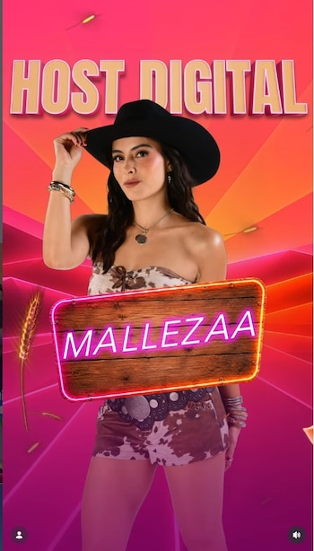 Irina Baeva de pie con sombrero negro, top y shorts estampados de vaca, pulseras. Fondo degradado con texto Host Digital y Mallezaa en un cartel