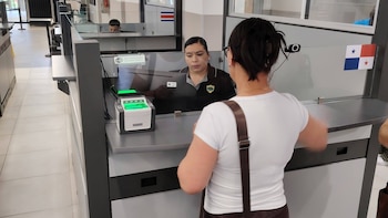 Integrantes del Servicio Nacional de Migración resaltan colaboración entre agencias e instituciones de varios países, proyectando nuevas estrategias y mecanismos globales para enfrentar desafíos criminales complejos, demostrando firmeza ante situaciones urgentes de índole global (Foto archivo. Cortesía Migración Panamá).