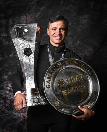 Fabián Bustos salió bicampeón con Universitario en el 2024.