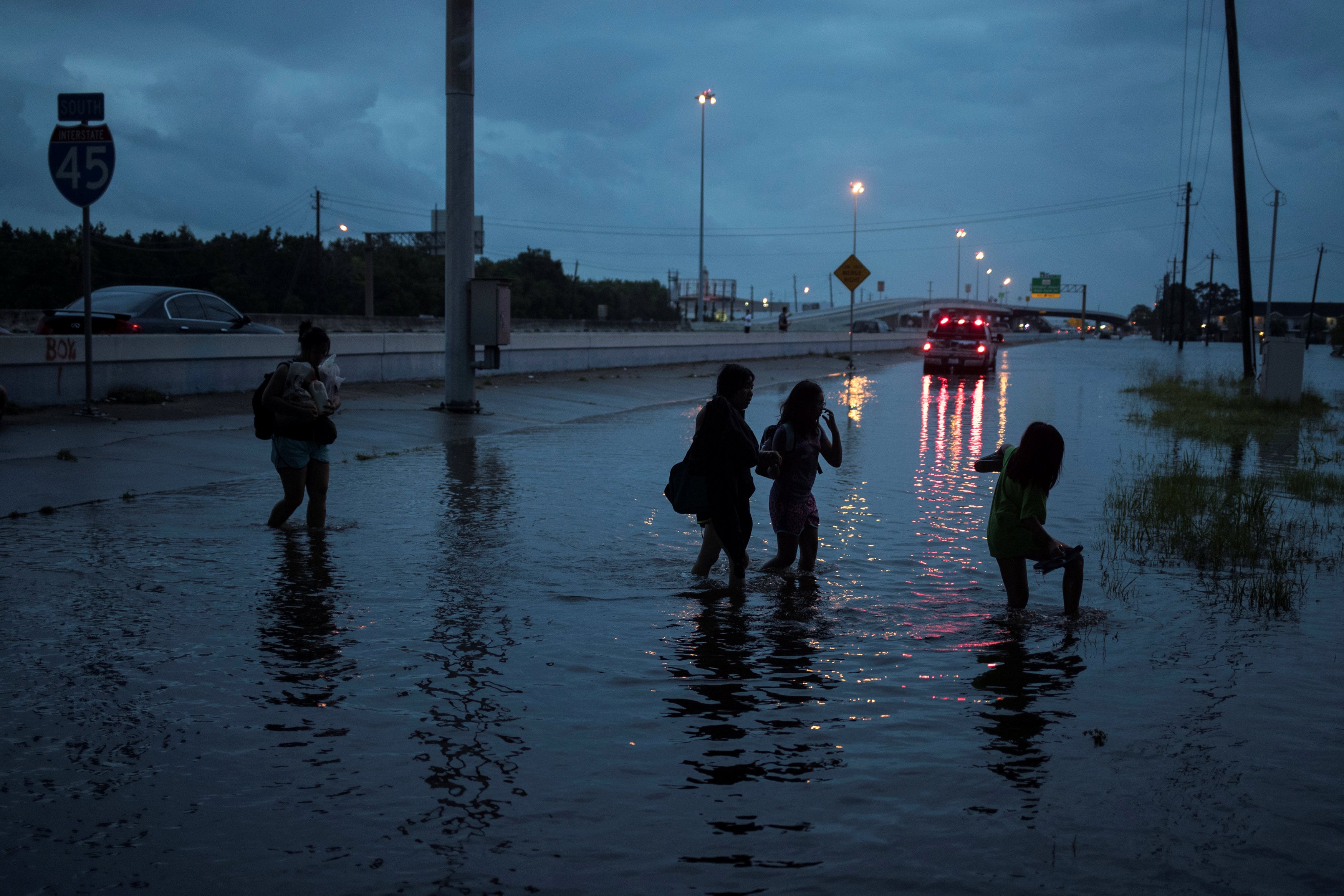 Las lluvias intensas y las inundaciones repentinas afectan a Texas, Oklahoma y otros estados del sur de Estados Unidos, según el NWS y la NOAA. (REUTERS/Adrees Latif/ARCHIVO)